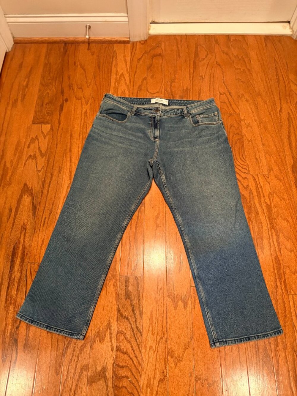 •NWOT Hollister Low Rise Relaxed Straight Jeans Size 16S W33 Short